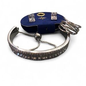 Stunning Silver Bracelet, Earring And Ring set​​